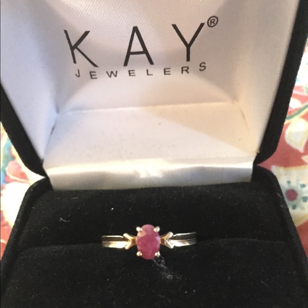10kt gold ring sz 7 Kay’s